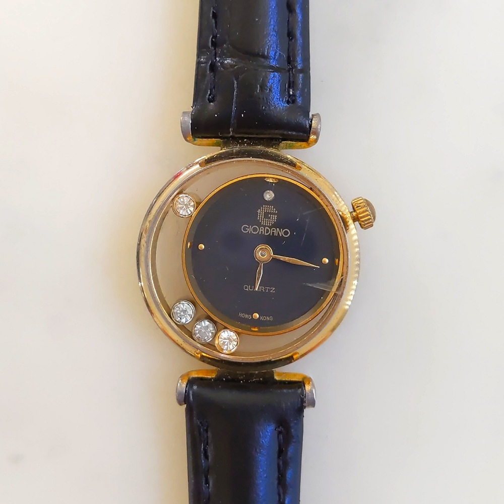 RARE! Vintage Giordano Genuine Leather Gold Tone with Crystals Design Watch. - Picture 2 of 5